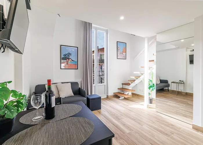 Duplex Carre D'or Apartment *