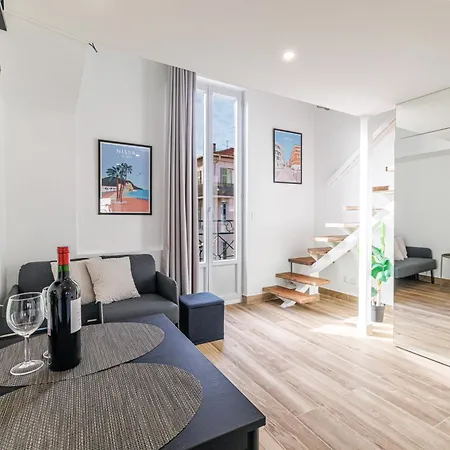 Duplex Carre D'or Apartment *